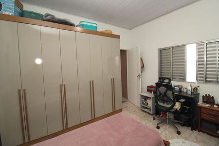 Casa à venda com 174m², 4 quartos e 2 vagasCasa 2 - Quarto