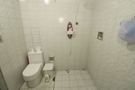 Casa à venda com 174m², 4 quartos e 2 vagasCasa 2 - Banheiro social