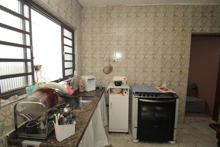 Casa à venda com 174m², 4 quartos e 2 vagasCasa 2 - Cozinha
