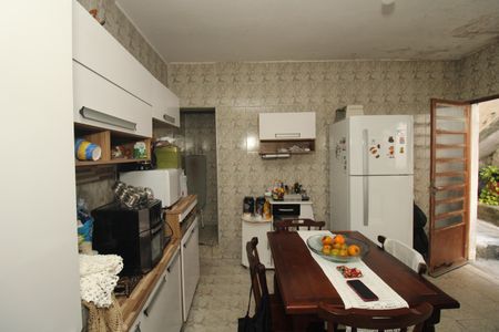 Casa à venda com 174m², 4 quartos e 2 vagasCasa 2 - Cozinha
