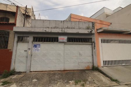 Casa à venda com 174m², 4 quartos e 2 vagas Casa à venda com 174m², 4 quartos e 2 vagasFachada