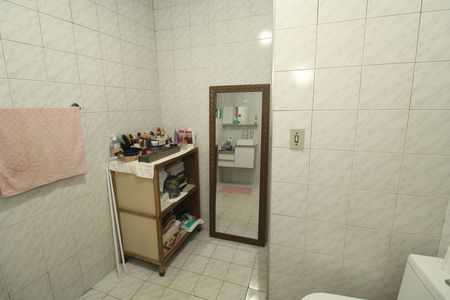 Casa à venda com 174m², 4 quartos e 2 vagasCasa 2 - Banheiro social
