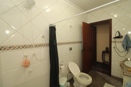 Casa à venda com 174m², 4 quartos e 2 vagasCasa1 - Banheiro social