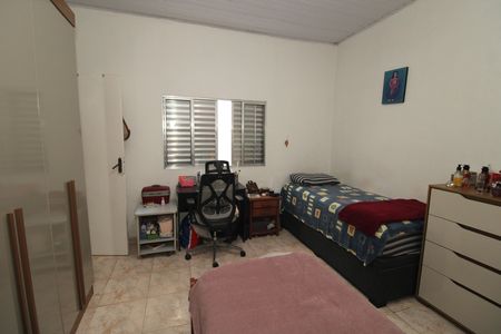 Casa à venda com 174m², 4 quartos e 2 vagasCasa 2 - Quarto