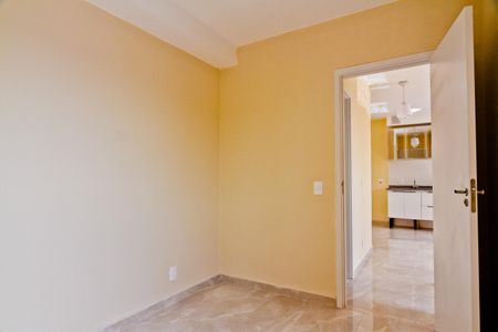 Quarto 1 de apartamento para alugar com 2 quartos, 40m² em Vila Albertina, São Paulo