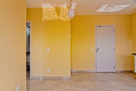 Sala de apartamento para alugar com 2 quartos, 40m² em Vila Albertina, São Paulo