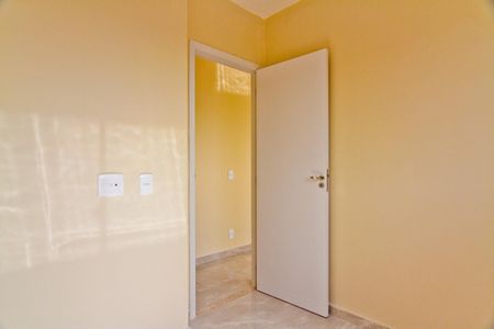 Quarto 2 de apartamento para alugar com 2 quartos, 40m² em Vila Albertina, São Paulo
