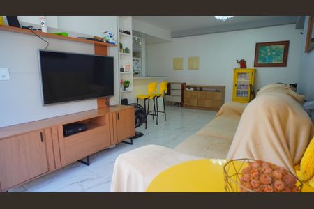 Apartamento à venda com 106m², 3 quartos e 2 vagas Apartamento à venda com 106m², 3 quartos e 2 vagasSala