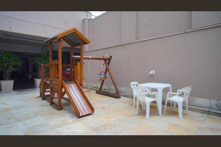 Apartamento à venda com 106m², 3 quartos e 2 vagas Apartamento à venda com 106m², 3 quartos e 2 vagasÁrea comum - Playground