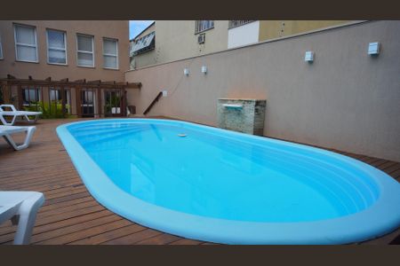 Apartamento à venda com 106m², 3 quartos e 2 vagas Apartamento à venda com 106m², 3 quartos e 2 vagasÁrea comum - Piscina