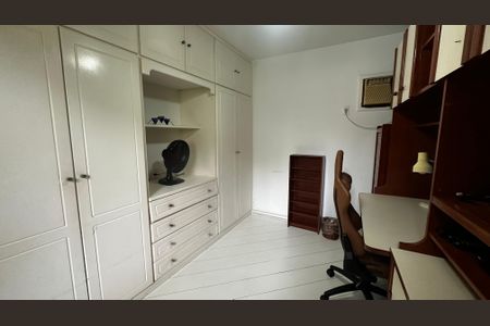 Casa de condomínio à venda com 400m², 4 quartos e 3 vagas Casa de condomínio à venda com 400m², 4 quartos e 3 vagasQuarto 3