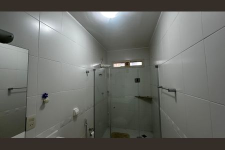 Casa de condomínio à venda com 400m², 4 quartos e 3 vagas Casa de condomínio à venda com 400m², 4 quartos e 3 vagasBanheiro
