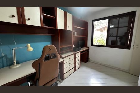 Casa de condomínio à venda com 400m², 4 quartos e 3 vagas Casa de condomínio à venda com 400m², 4 quartos e 3 vagasQuarto 3