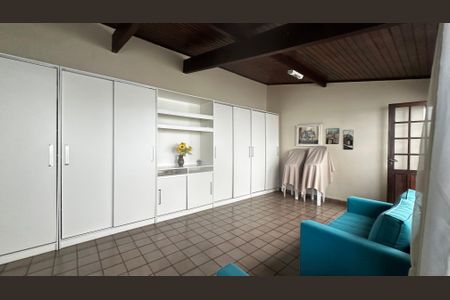 Casa de condomínio à venda com 400m², 4 quartos e 3 vagas Casa de condomínio à venda com 400m², 4 quartos e 3 vagasSalão de festas