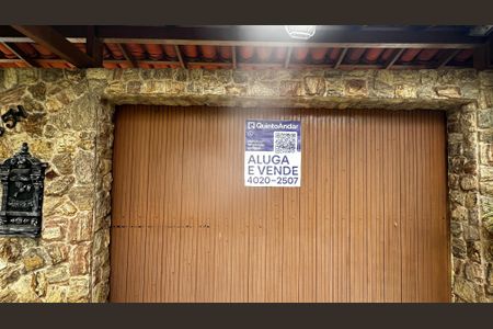 Casa de condomínio à venda com 400m², 4 quartos e 3 vagas Casa de condomínio à venda com 400m², 4 quartos e 3 vagasPlaquinha