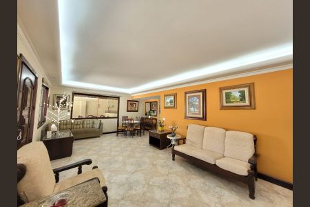 Casa de condomínio à venda com 400m², 4 quartos e 3 vagas Casa de condomínio à venda com 400m², 4 quartos e 3 vagasSala