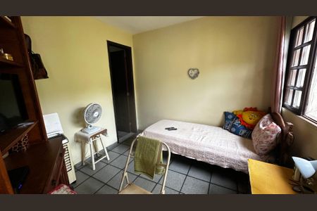 Casa de condomínio à venda com 400m², 4 quartos e 3 vagas Casa de condomínio à venda com 400m², 4 quartos e 3 vagasQuarto de Serviço