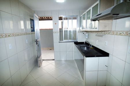 Casa para alugar com 90m², 3 quartos e 2 vagasCozinha