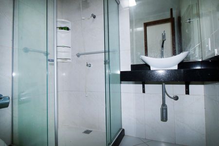 Casa para alugar com 90m², 3 quartos e 2 vagasBanheiro Social