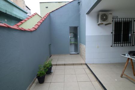 Casa para alugar com 90m², 3 quartos e 2 vagasQuintal