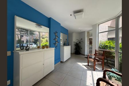 Apartamento à venda com 43m², 2 quartos e 1 vaga Apartamento à venda com 43m², 2 quartos e 1 vagaHall