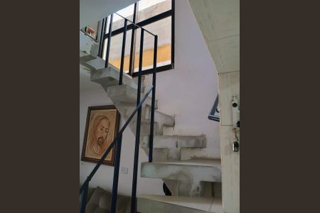 Escada de casa à venda com 3 quartos, 175m² em Jardim de Lorenzo, São Paulo