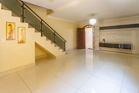 Sala  de casa à venda com 4 quartos, 298m² em Conceição, Diadema