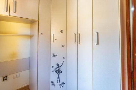 Casa à venda com 274m², 4 quartos e 2 vagas Casa à venda com 274m², 4 quartos e 2 vagasQuarto 3