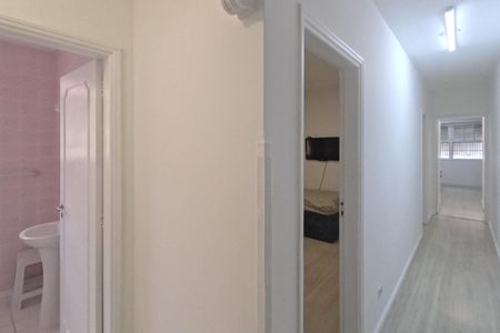 Casa para alugar com 210m², 3 quartos e 2 vagasCorredor para quartos e banheiros - 1º Piso