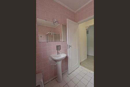 Casa para alugar com 210m², 3 quartos e 2 vagasBanheiro - 1º Piso