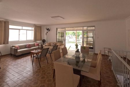 Casa para alugar com 210m², 3 quartos e 2 vagasSala de estar e jantar - 1º Piso