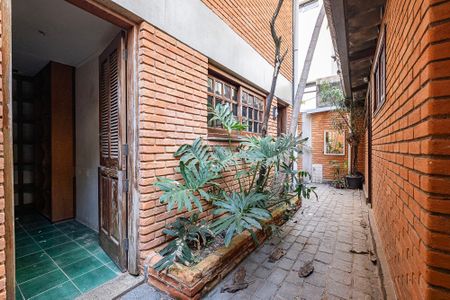 Quintal de casa à venda com 4 quartos, 383m² em Pinheiros, São Paulo