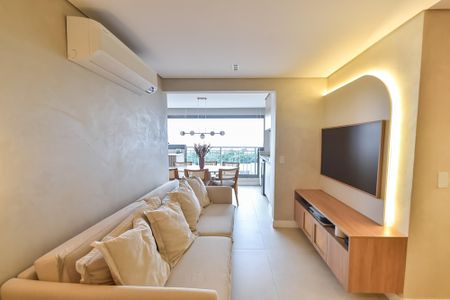 Sala de apartamento à venda com 2 quartos, 72m² em Vila Dom Pedro I, São Paulo