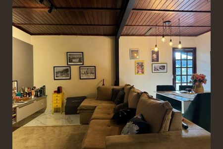 Casa à venda com 3 quartos, 300m² em Itaipu, Niterói