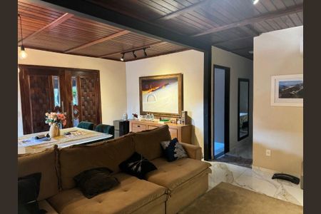 Casa à venda com 3 quartos, 300m² em Itaipu, Niterói