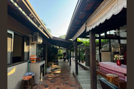 Casa à venda com 3 quartos, 300m² em Itaipu, Niterói