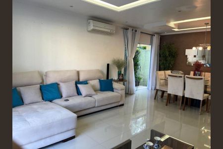 Casa à venda com 4 quartos, 165m² em Maria Paula, Niterói