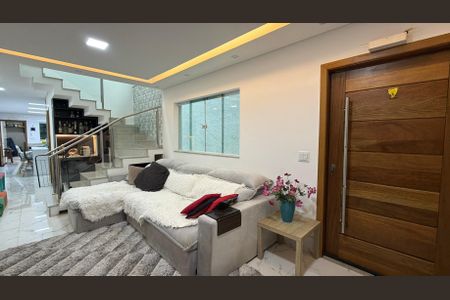 Casa à venda com 204m², 3 quartos e 2 vagasSala