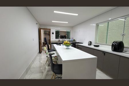 Casa à venda com 204m², 3 quartos e 2 vagasCozinha