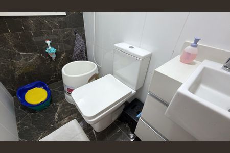 Casa à venda com 204m², 3 quartos e 2 vagasBanheiro da Suíte 2