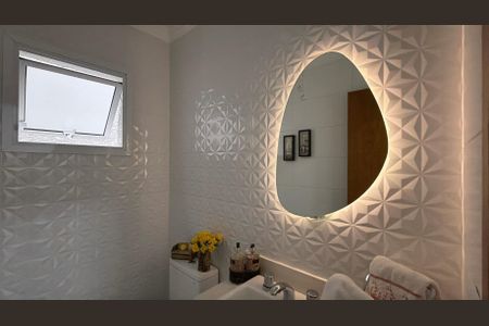 Casa à venda com 204m², 3 quartos e 2 vagasLavabo