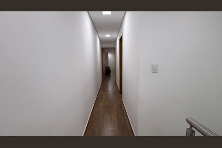 Casa à venda com 204m², 3 quartos e 2 vagasCorredor