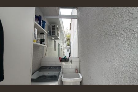 Casa à venda com 204m², 3 quartos e 2 vagasÁrea de Serviço