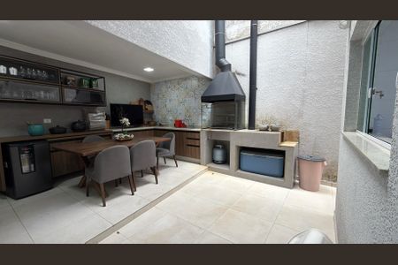 Casa à venda com 204m², 3 quartos e 2 vagasChurrasqueira