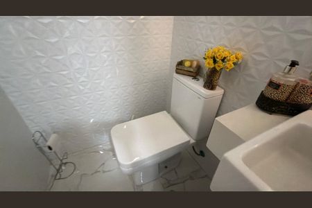 Casa à venda com 204m², 3 quartos e 2 vagasLavabo