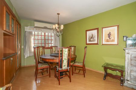 Casa de condomínio à venda com 306m², 5 quartos e 4 vagasSala 2