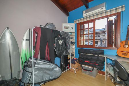 Casa de condomínio à venda com 306m², 5 quartos e 4 vagasQuarto 4