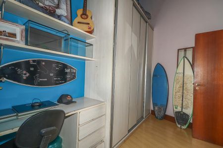 Casa de condomínio à venda com 306m², 5 quartos e 4 vagasQuarto 4