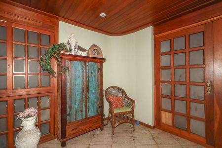 Casa de condomínio à venda com 306m², 5 quartos e 4 vagashall