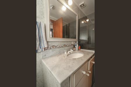 Casa de condomínio à venda com 306m², 5 quartos e 4 vagasBanheiro 2